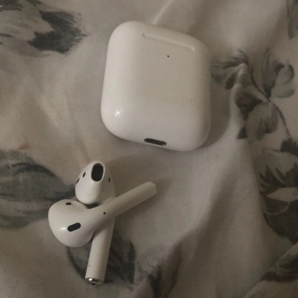 Apple AirPods Generation 2